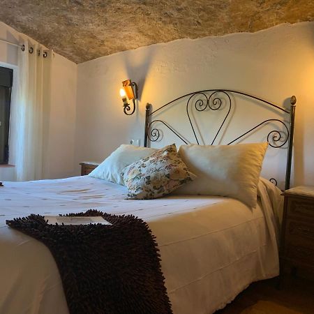 Gasthaus Casa Cueva "Las Calcetas" Setenil De Las Bodegas Exterior foto