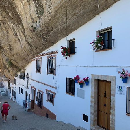 Gasthaus Casa Cueva "Las Calcetas" Setenil De Las Bodegas Exterior foto