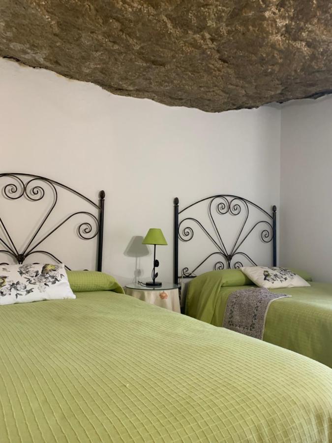 Gasthaus Casa Cueva "Las Calcetas" Setenil De Las Bodegas Exterior foto