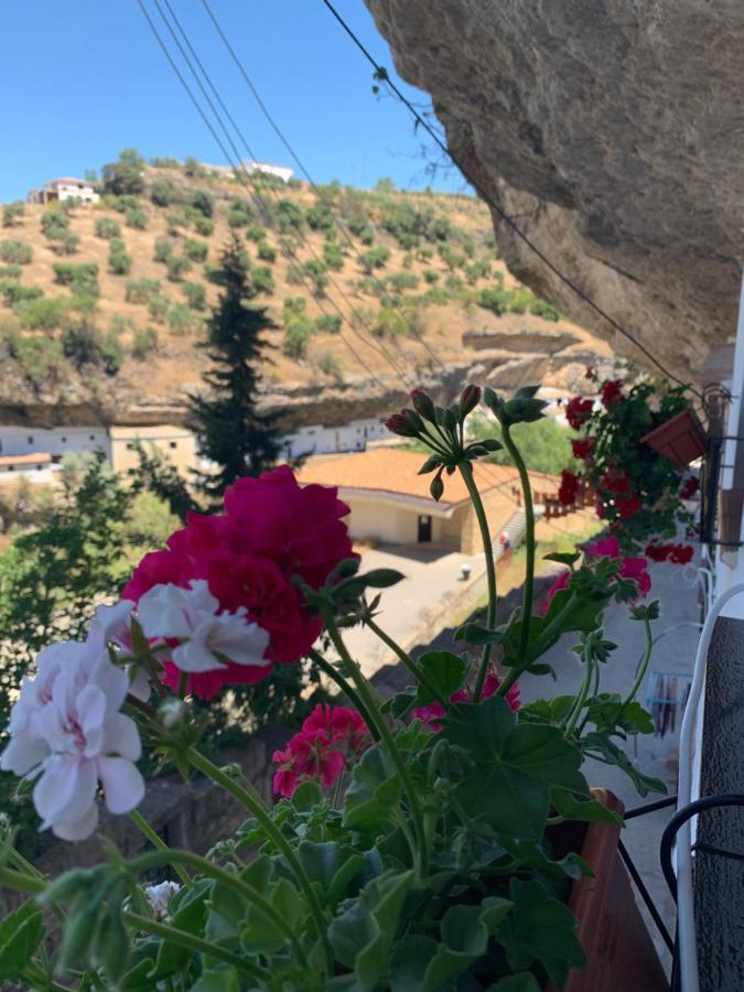 Gasthaus Casa Cueva "Las Calcetas" Setenil De Las Bodegas Exterior foto
