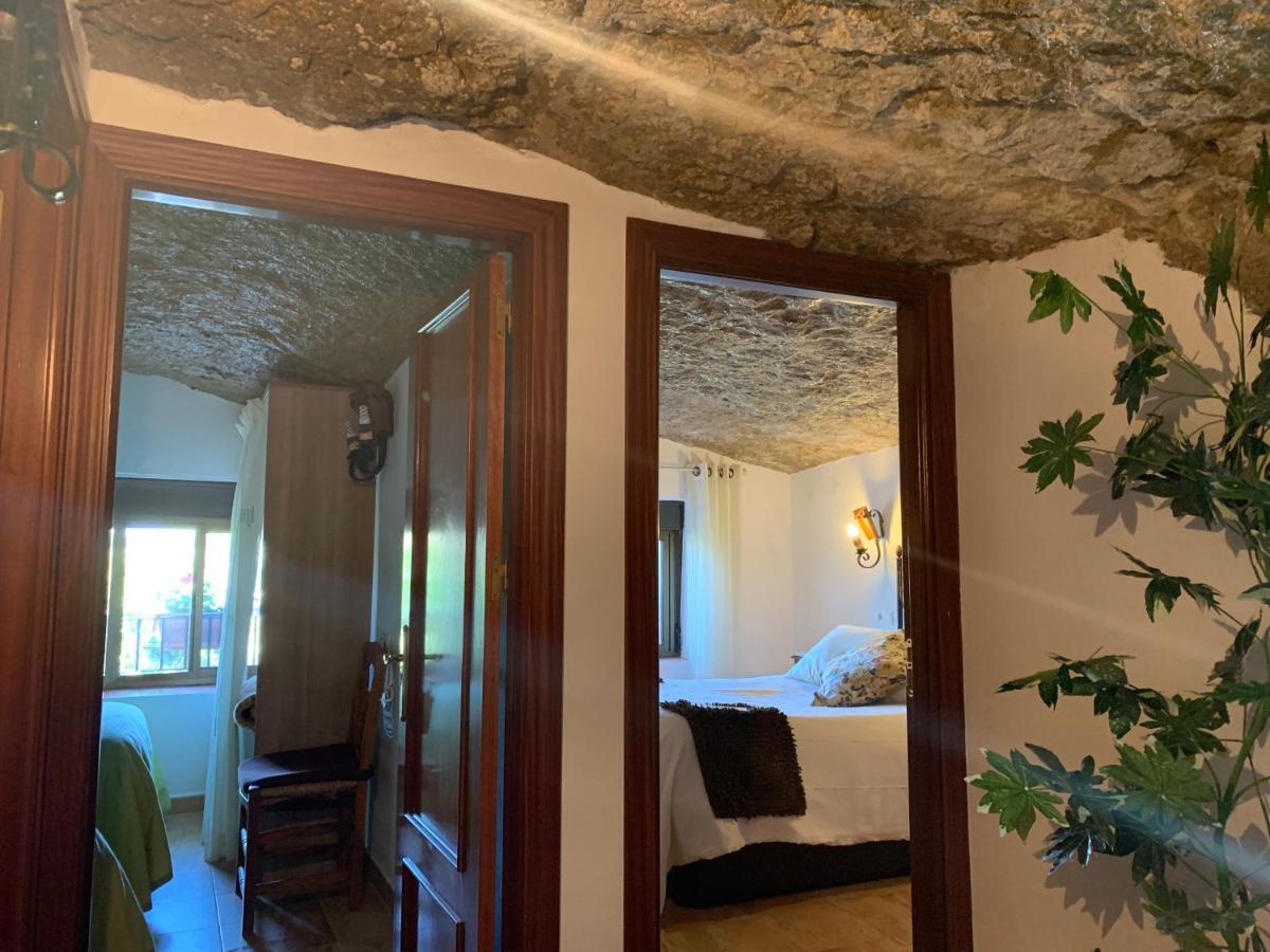 Gasthaus Casa Cueva "Las Calcetas" Setenil De Las Bodegas Exterior foto