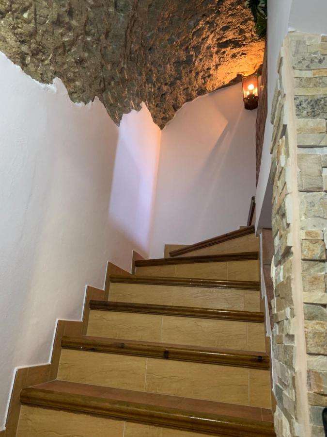 Gasthaus Casa Cueva "Las Calcetas" Setenil De Las Bodegas Exterior foto